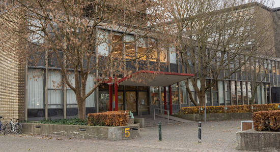 The entrance at Universitetsparken 5